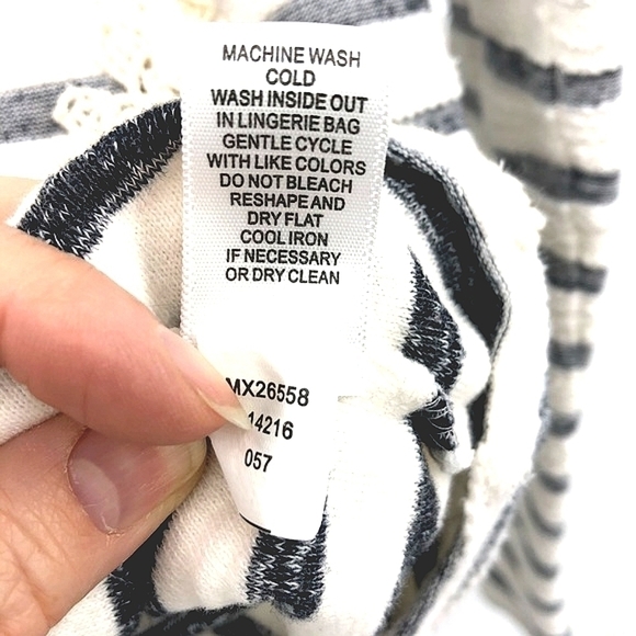 Cupio Women’s Blue White Striped Top W/ Crochet RN# 73163 Long Sleeve Lace - Picture 7 of 9